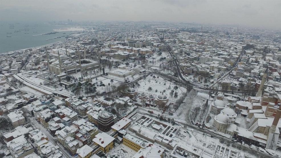 İşte hava fotoğraflarıyla karlar altındaki İstanbul