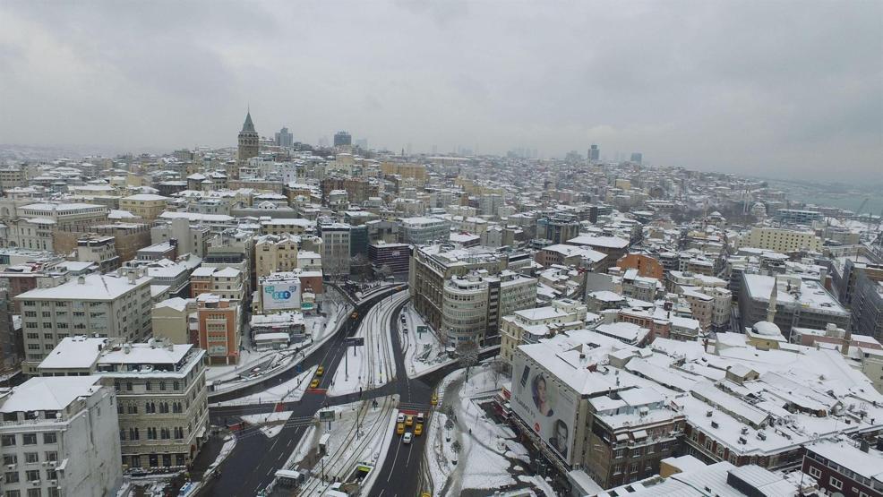 İşte hava fotoğraflarıyla karlar altındaki İstanbul