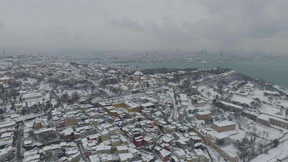 İşte hava fotoğraflarıyla karlar altındaki İstanbul