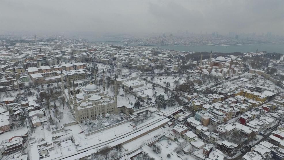 İşte hava fotoğraflarıyla karlar altındaki İstanbul
