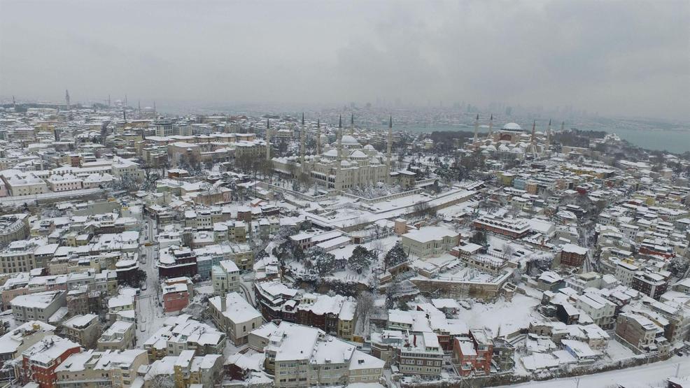 İşte hava fotoğraflarıyla karlar altındaki İstanbul