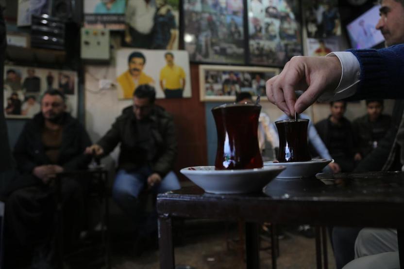 Irakta Tatlıses hayranlarını buluşturan çay ocağı