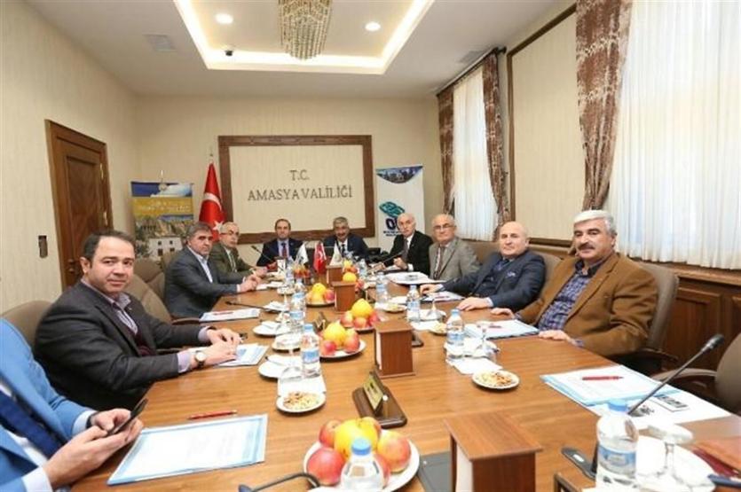 Vali ve belediye başkanları da şehzade ile selfie çektirdi
