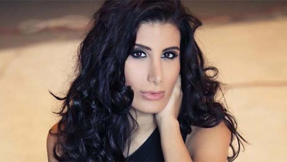 İrem Derici silikon taktırdı