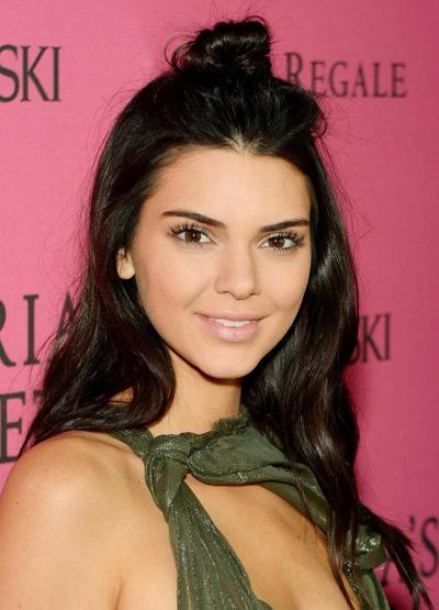 Kendall Jenner oyunculuğa göz kırptı