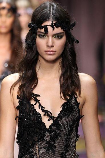 Kendall Jenner oyunculuğa göz kırptı