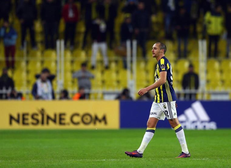 Aatif Chahechouhe oyundan çıkınca sinirlendi
