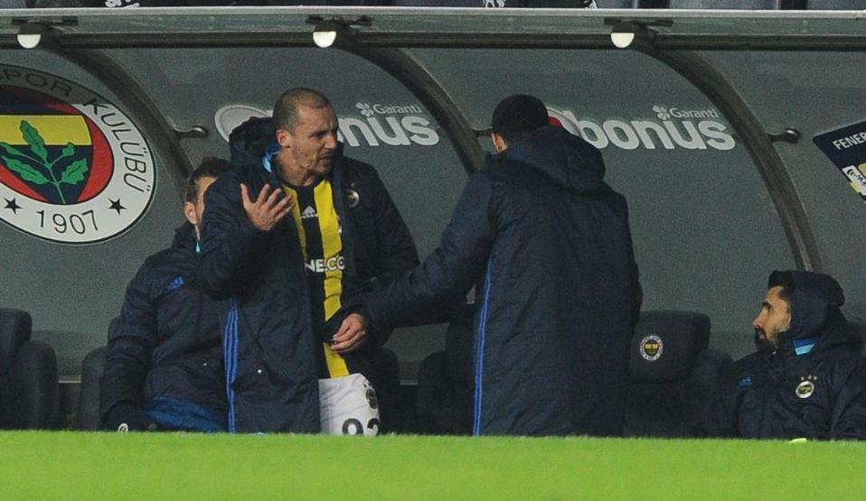 Aatif Chahechouhe oyundan çıkınca sinirlendi