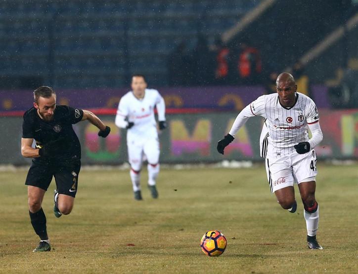 Osmanlıspor - Beşiktaş maçından dikkat çeken kareler