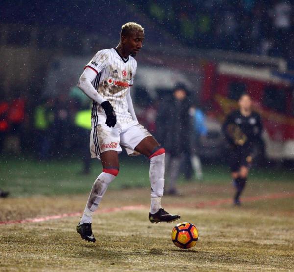 Osmanlıspor - Beşiktaş maçından dikkat çeken kareler