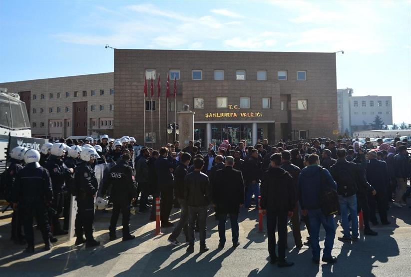 Şanlıurfada iki ailenin kavgasında vali aracı oldu