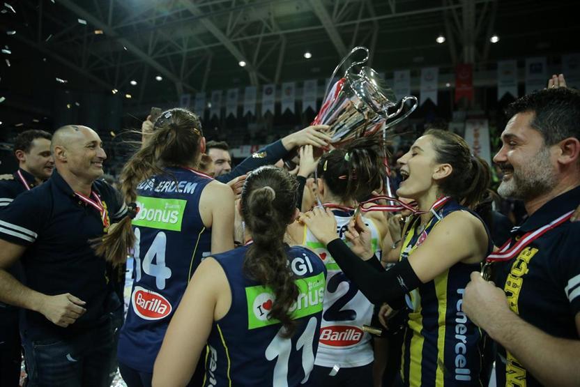 Kadınlar Kupa Voleyde Fenerbahçe şampiyon oldu