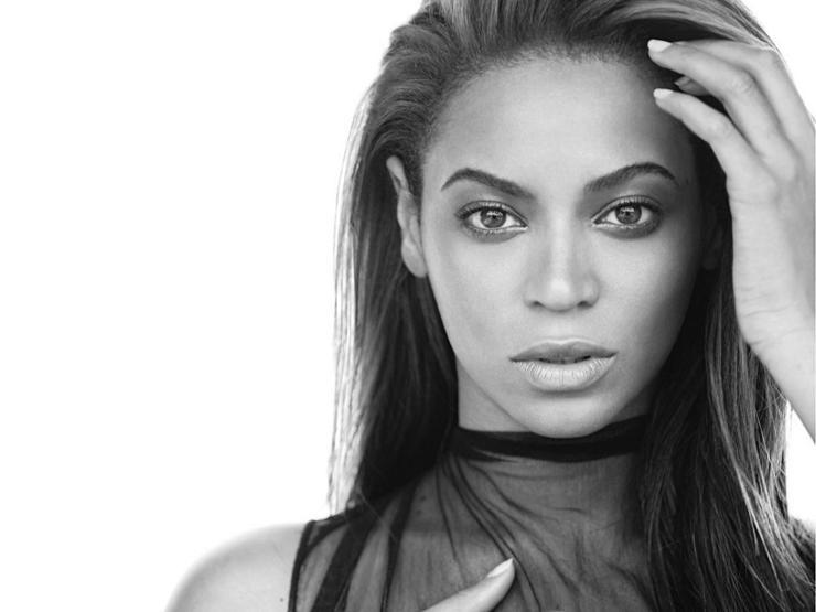Beyoncedan hamilelik pozları