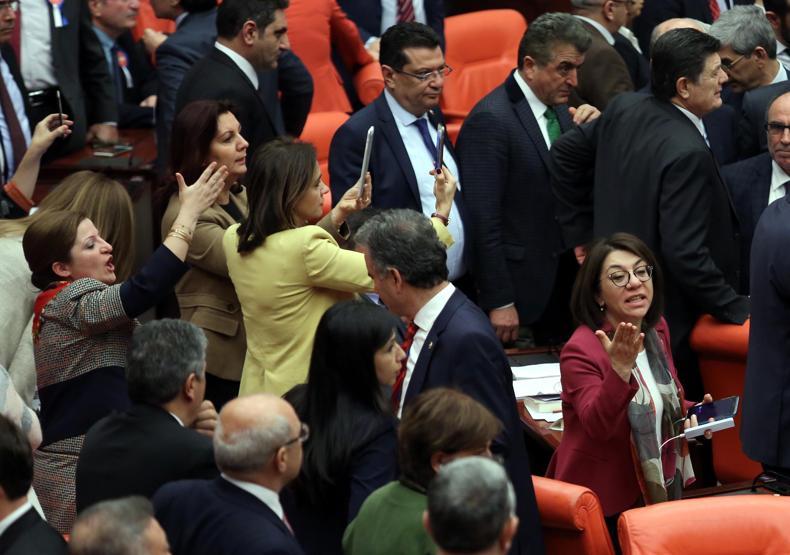 Pervin Buldan Meclisteki kavgayı anlattı