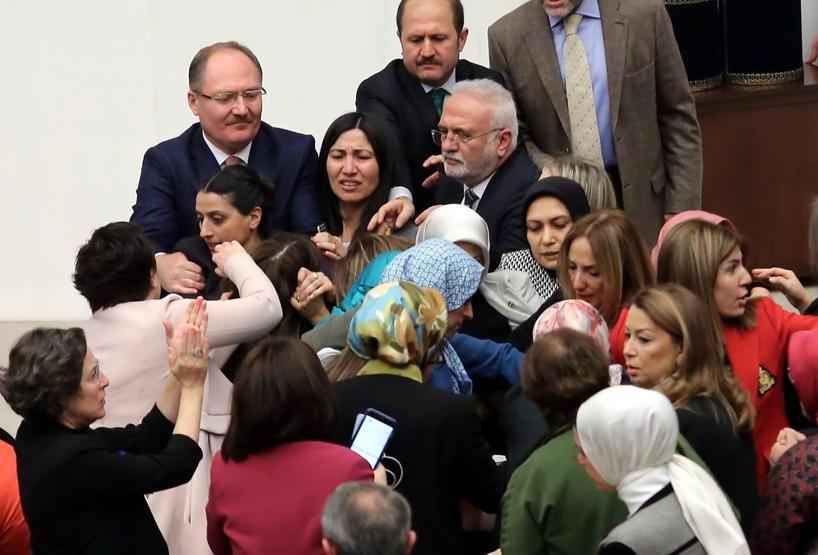 Meclisteki uzun görüşmeler milletvekillerini de etkiledi