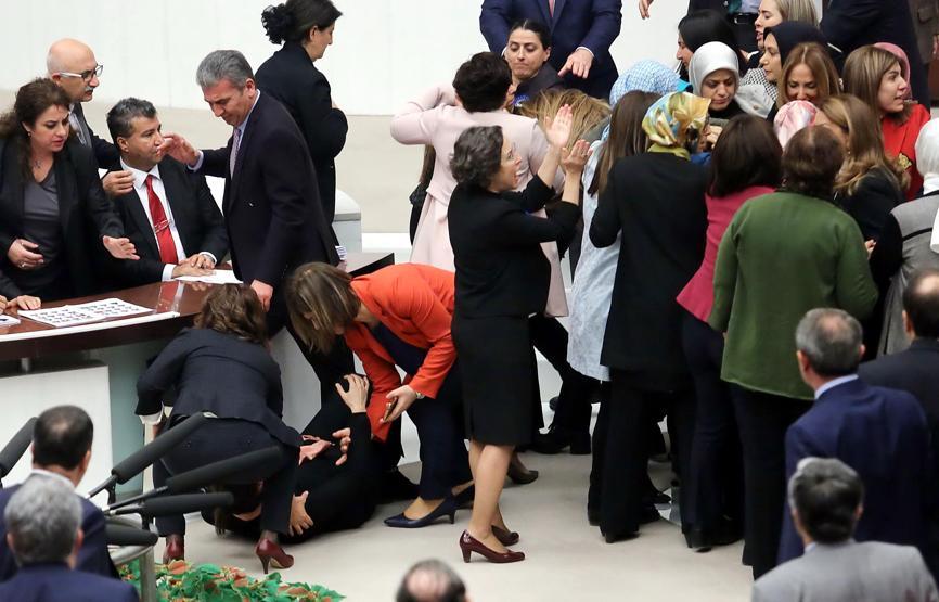 AK Partili Enç, TBMMdeki olayı anlattı