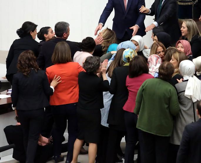 AK Partili Enç, TBMMdeki olayı anlattı
