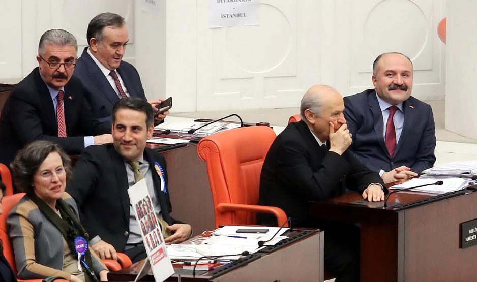 Sırrı Süreyya Önder Devlet Bahçeliyi güldürdü