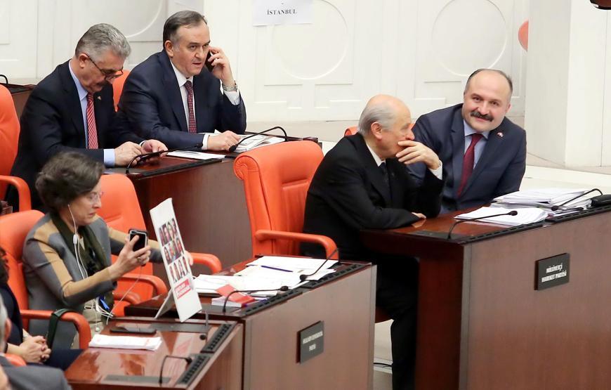 Sırrı Süreyya Önder Devlet Bahçeliyi güldürdü