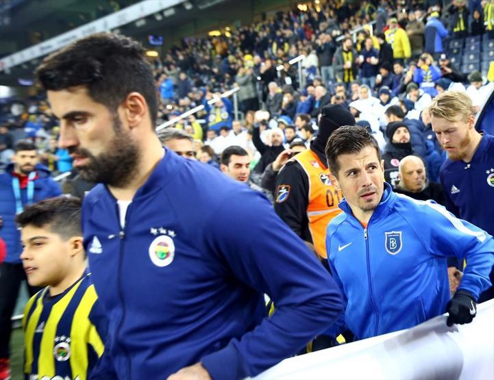 Fenerbahçe, Başakşehiri 1-0lık skorla geçti
