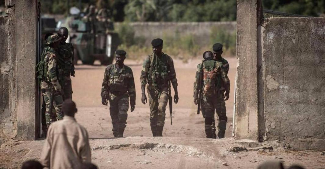 Gambiya eski liderinin devlet kasasından milyonlar çaldığı iddia edildi