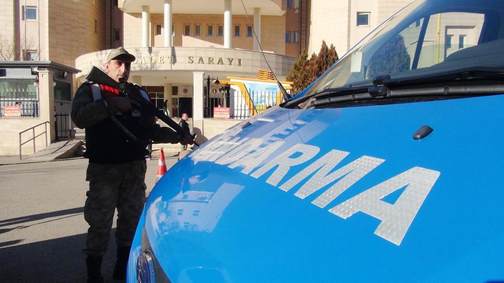 3 canlı bomba sınırda yakalandı