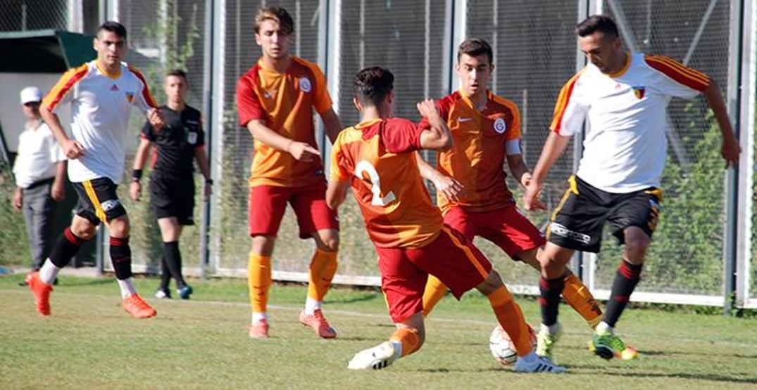 Galatasaray 5 futbolcuyu denemeye aldı