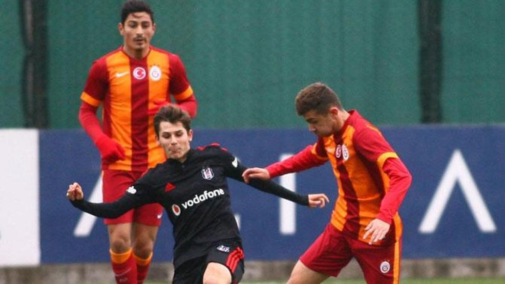 Galatasaray 5 futbolcuyu denemeye aldı