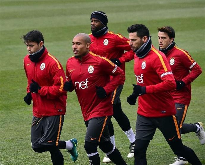 Galatasaray 5 futbolcuyu denemeye aldı