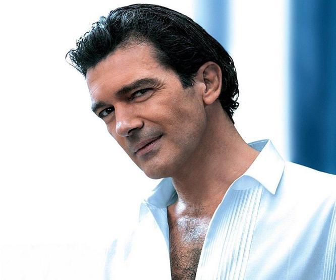Antonio Banderas kalp krizi geçirdi