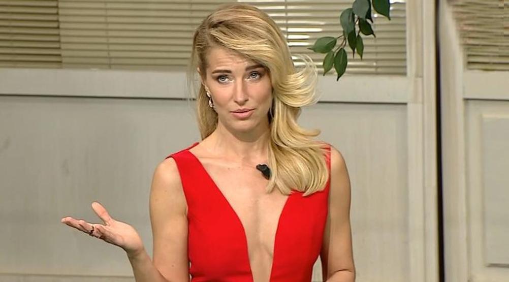 Burcu Esmersoy Arda Turanı görünce mekanı terk etti
