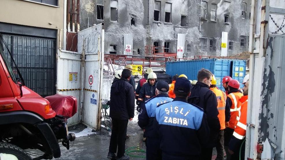 Şişlide hastane ek bina inşaatında yangın çıktı