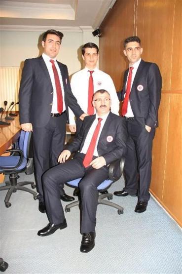 Mahkumlar tasarladı, mübaşirler defile yaptı