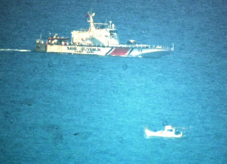 Türk askeri Egede 24 saat nöbette