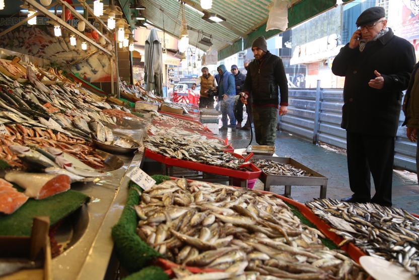 Fiyat arttı balıklar tezgahta kaldı