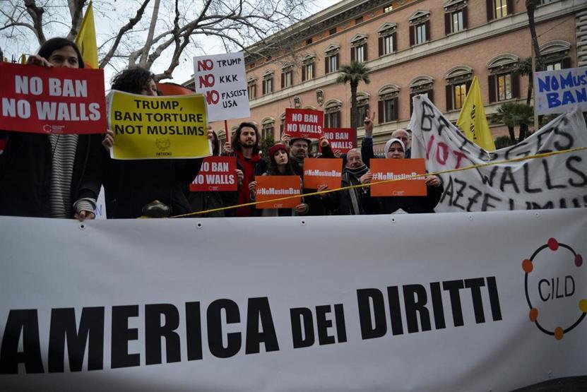 Romada Trump karşıtı gösteri