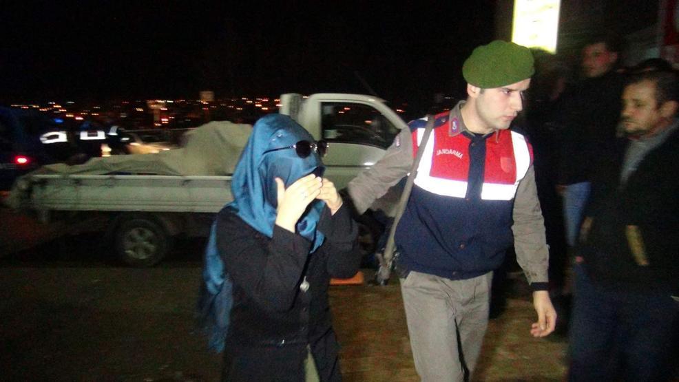 FETÖden aranan akademisyen ailesiyle Yunanistana kaçarken yakalandı