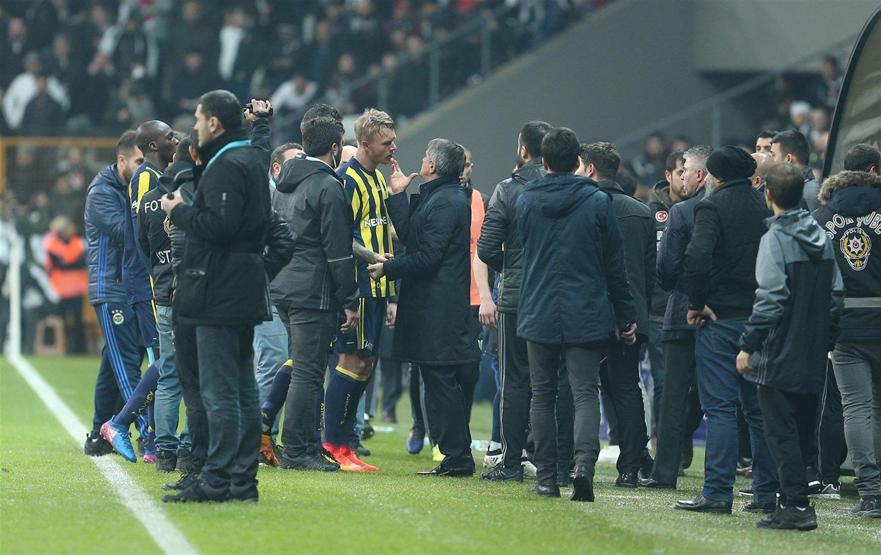 Robin van Persieden olay yaratan hareket