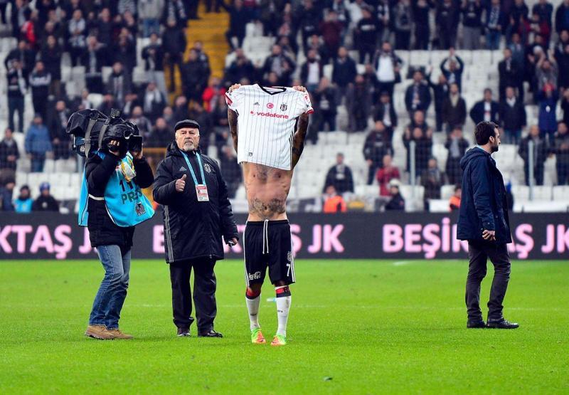 Robin van Persieden olay yaratan hareket