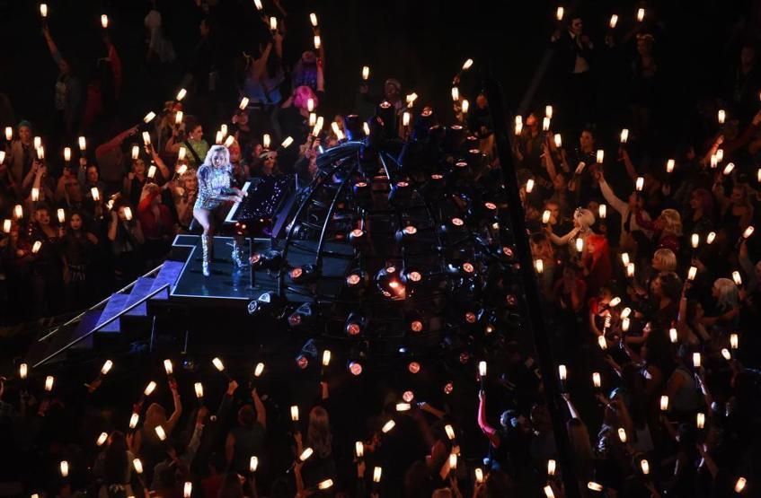 Super Bowlda Lady Gaga Showu