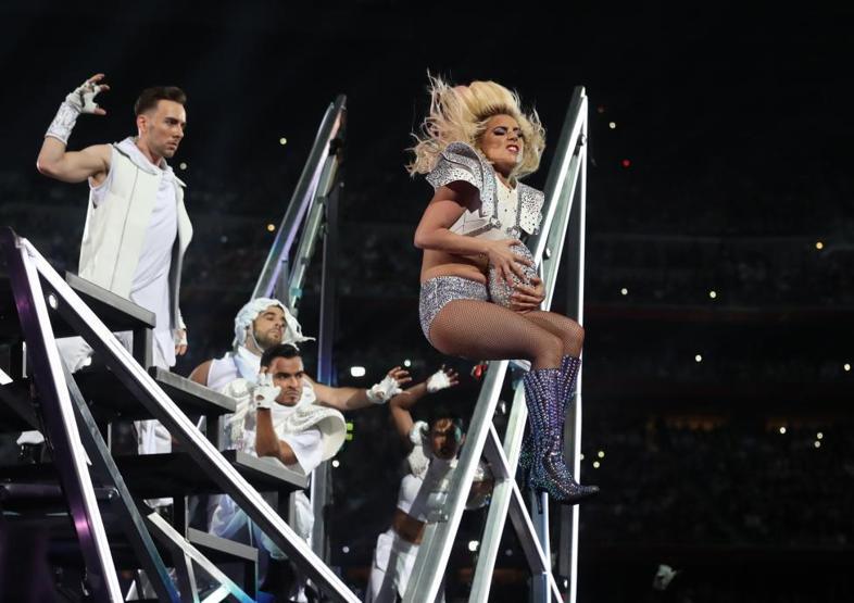 Super Bowlda Lady Gaga Showu