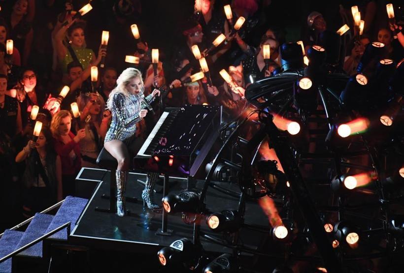 Super Bowlda Lady Gaga Showu