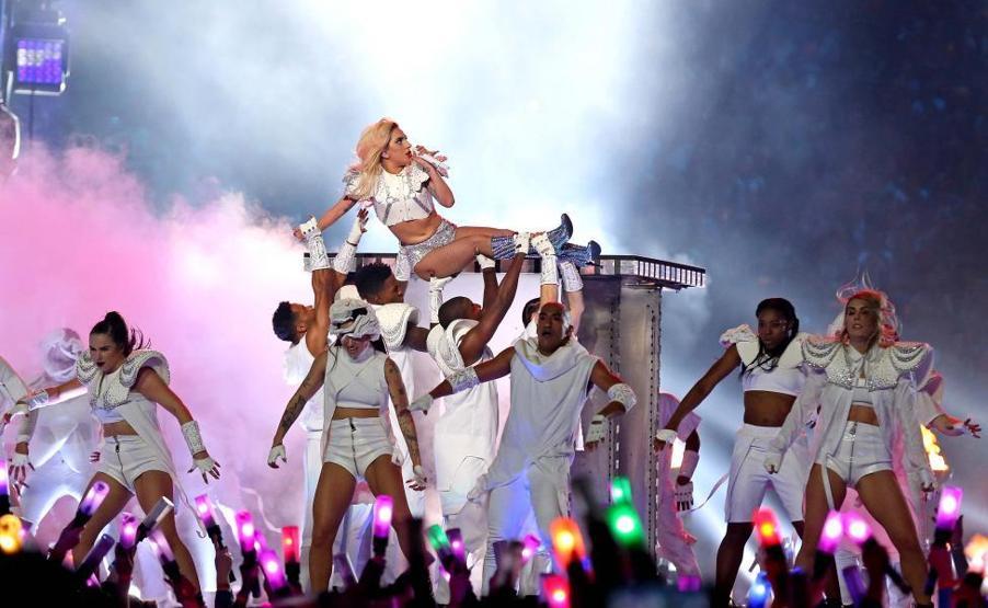 Super Bowlda Lady Gaga Showu