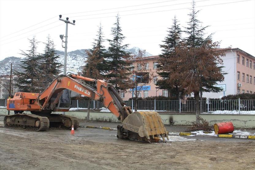 Çankırıda yol çalışması sırasında doğalgaz borusu patladı