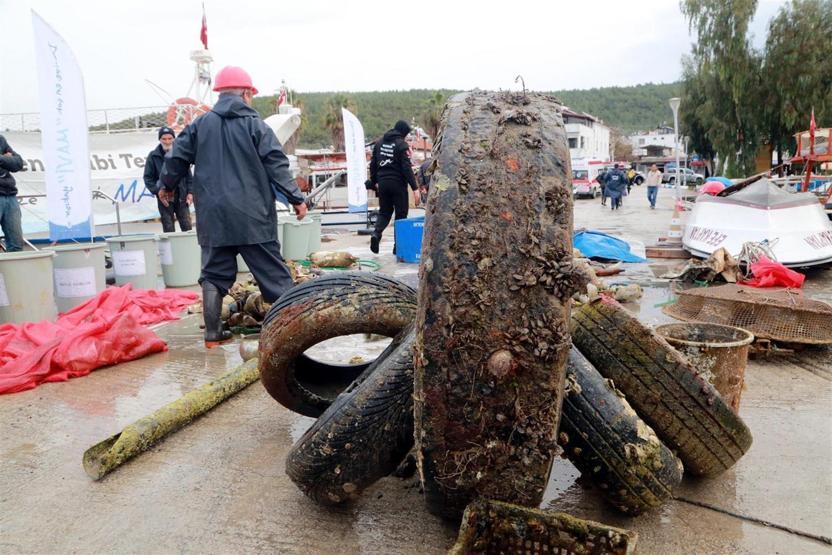 Bodrumda hummalı deniz dibi temizliği çalışması