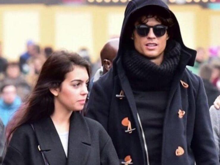 Cristiano Ronaldo evleniyor