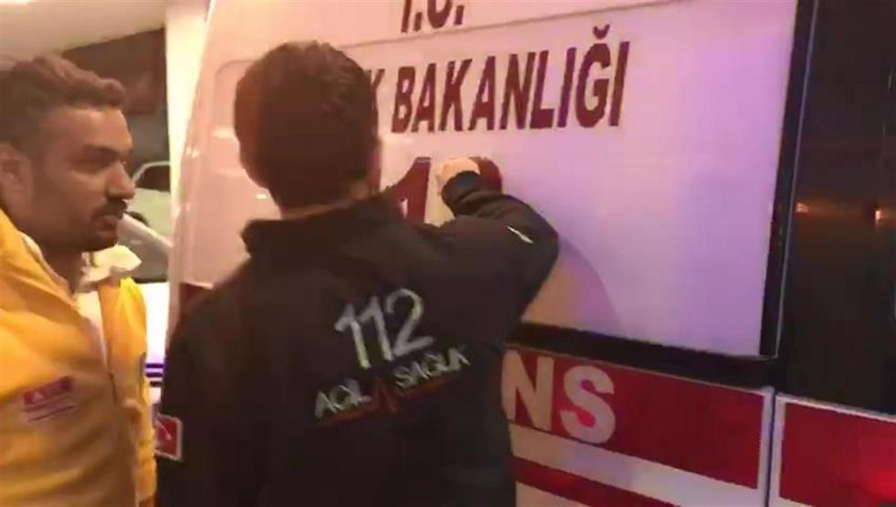 Yaralıları taşıyan ambulansa saldırdılar
