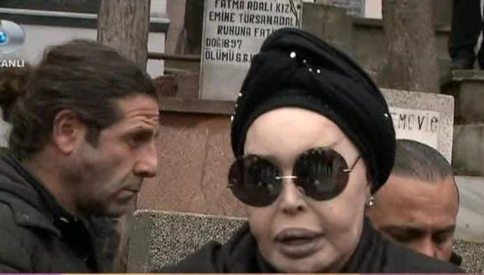 Ajda Pekkan gözyaşlarına boğuldu