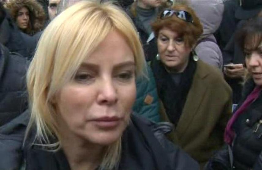 Ajda Pekkan gözyaşlarına boğuldu