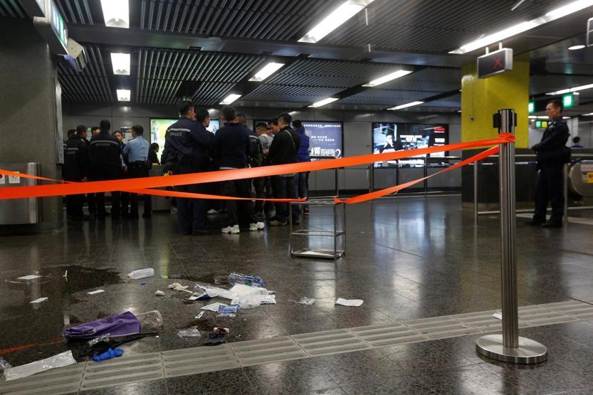 Metroda yangın çıktı: 17 yaralı